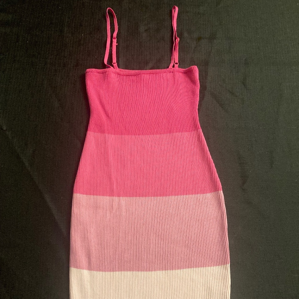 Women’s stretchy pink dress